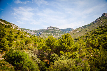 Fototapeta na wymiar Mountains in the Luberon, small region in Provence, France