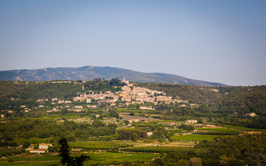Fototapeta na wymiar Scenic view of the ancient village Bonnieux in Provence, France