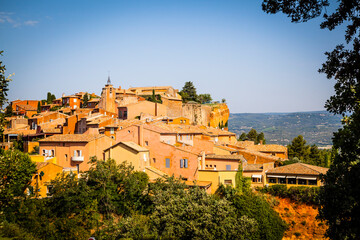 Fototapeta na wymiar Famous ocher coloured ancient village of Roussilion in Provence, France