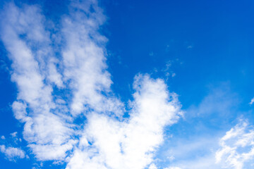 Obraz premium 鮮やかな青空 背景素材