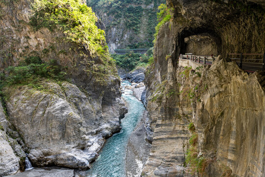 Taiwan,&not;&dagger;Hualien&not;&dagger;county,&not;&dagger;Taroko&not;&dagger;National Park,&not;&dagger;Taroko&not;&dagger;gorge with road and tunnel
