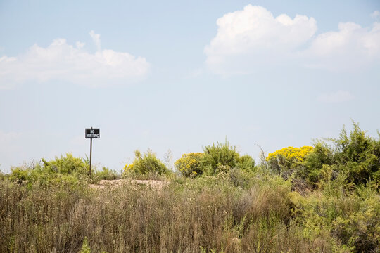 No hunting sign in grass