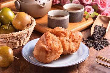 Shuangbaotai (Horse Hooves)  is a popular street food in Taiwan 