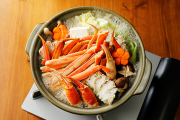 カニ鍋(ズワイガニ)　Snow crab hot pot (Japanese style)