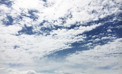 ５月の空と雲