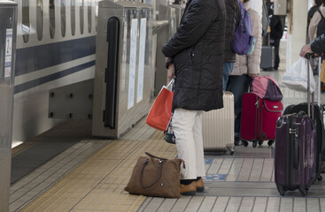 コロナ禍　駅のホーム　2020年　秋
