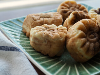 한국음식 국화모양 팥빵 
