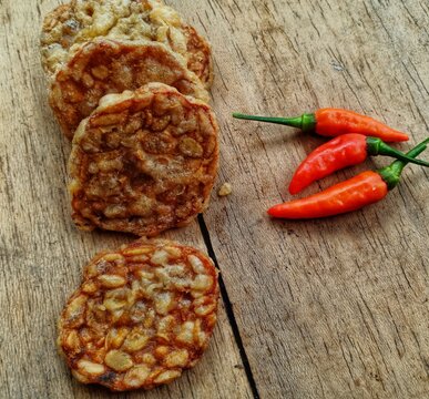 tempeh that has been fried and ready to eat