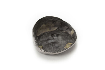 外れた詰物の銀歯