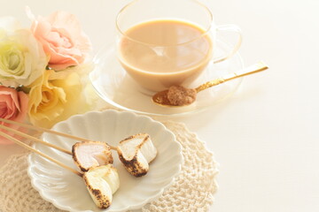 Barbecue heart shaped Marshmallow with English milk tea

