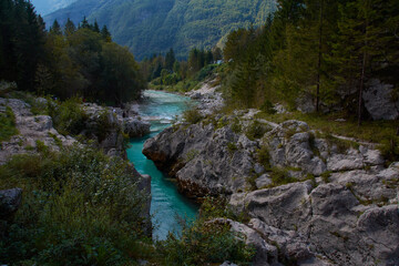 Fototapeta na wymiar Velika Korita oder große Schlucht von Soca-Fluss, Bovec, Slowenien. Julianische Alpen 