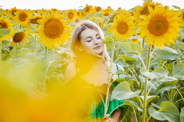 girl in sunflowers