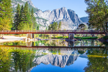 Fototapeta premium The rock-monolith El Capitan and bridge