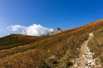 Obraz premium Mountain landscape, autumn sketches from tourist routes, recreation places for citizens.