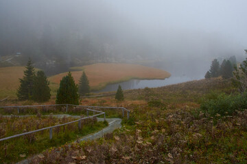	
Herbst am Windebensee auf der Nockalmstra&szlig;e in den Gurktaler Alpen
