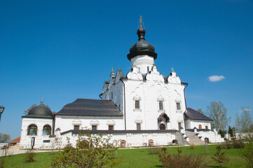 Fototapeta na wymiar Assumption Cathedral and Monastery of the town-island of Sviyazhsk, 10 мая 2017 года, Sviyazhsk, Republic of Tatarstan