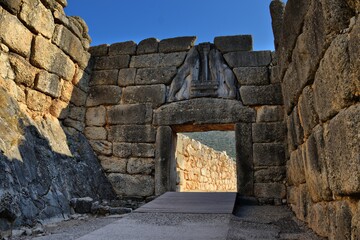 Vista de los principales monumentos de Grecia. Micenas. Puerta de los Leones