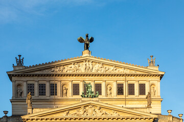 Facade of opera house „Alte Oper Frankfurt“ (old opera) with inscription „dem wahren schönen...