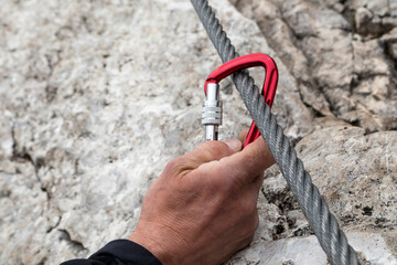 Correct belaying on via ferrata with carabiners