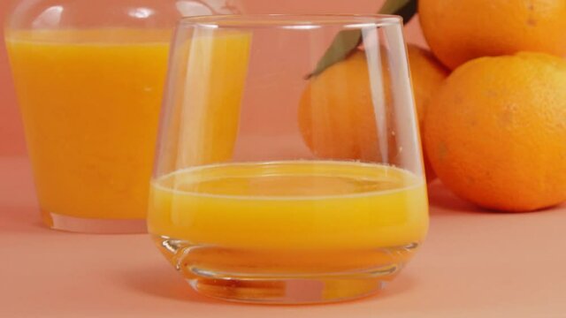 Gota de zumo de naranja