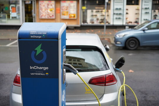 รูปภาพIncharge – เลือกดูภาพถ่ายสต็อก เวกเตอร์ และวิดีโอ452 | Adobe Stock