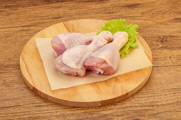 Raw chicken drumsticks for cooking