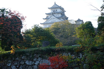 Naklejka premium Himeji Castle (Himejijo) in Autumn, Hyogo prefecture, Japan - 姫路城 秋の風景 兵庫県 姫路市 日本 