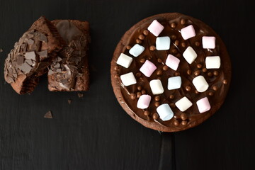 chocolate skillet brownie with marshmallows 