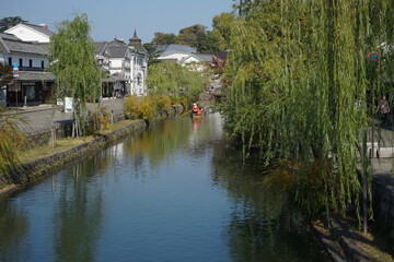 Kurashiki canal with green willow, old Japanese town in Okayama prefecture - 倉敷 美観地区 岡山県 日本	