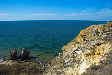 Fototapeta na wymiar Rocky coast of the Azov Sea.