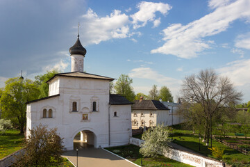 Fototapeta na wymiar Buildings of the Spaso-evfimiev monastery in Suzdal