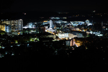 Fototapeta na wymiar Ausblick über Leonberg in der Nacht.