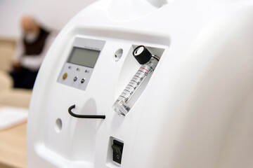 portable oxygen concentrator 10 L per minute flow for patients with COVID-19