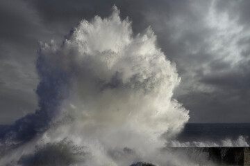 Dramatic big wave splash