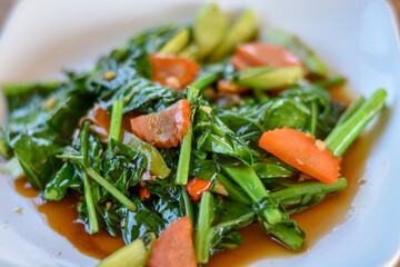 thai noodle soup with shrimp