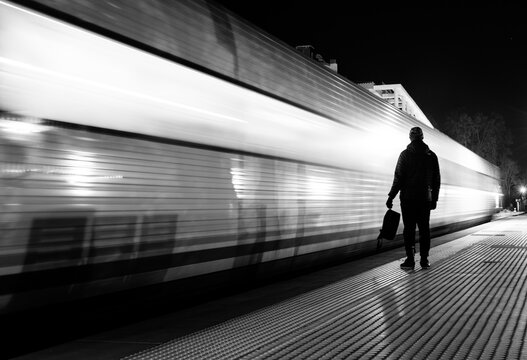 Esperando en el and&eacute;n - Historias de los andenes I