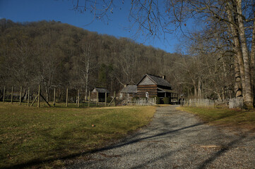 Obraz premium Historical Oconaluftee Mountain Farm in the Smoky Mountains