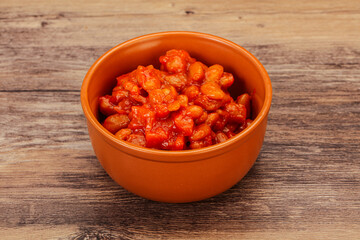 Baked kidney with tomato and pepper