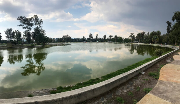 Lago del bosque de Aragon