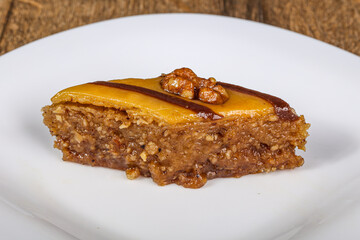 Turkish delight baklava with honey
