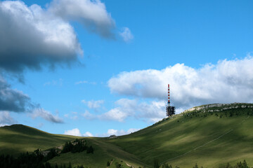 Fototapeta na wymiar Radio tower in nature (Chasseral)