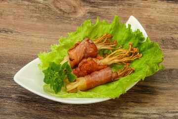 Roasted enoki mushrooms with bacon
