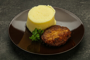 Mashed potato with homemade cutlet