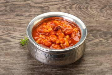 Baked kidney in tomato sauce