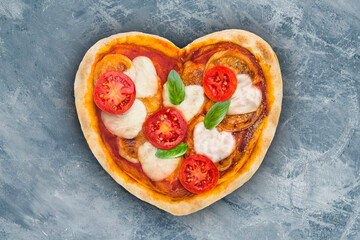  pizza with form of heart  for valentine
