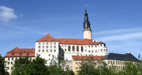 Fototapeta na wymiar Imposantes Panorama von Schloss Weesenstein