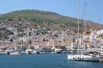 Fototapeta na wymiar The port of Hydra Island, Greece