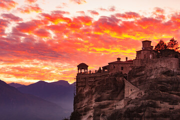 Fototapeta na wymiar Sunset over Varlaam monastery in Meteora, Greece