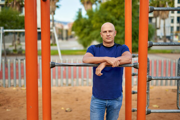 Obraz premium Portrait of a man on a street spot