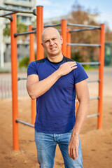 Obraz premium Portrait of a man on a street spot